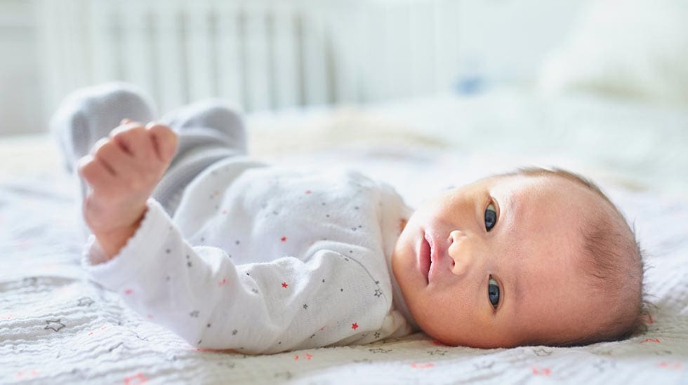 Vauvojen unisykli on pituudeltaan noin 50 minuuttia, kun se on aikuisella noin puolisentoista tuntia. Vauva siis herää usein silloin, kun vanhemman uni on syvimmillään. (Kuva: iStock)