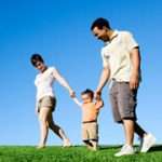 perhe_kavelee_180x180-3-3