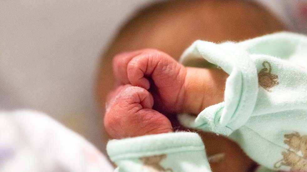 Noin 6 viikkoa ennenaikaisesti syntynyt Onni-pienokainen pääsi kotiin 2,5 sairaalajakson jälkeen. (Kuvituskuva: iStock)