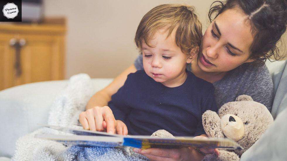 Kolmea ikävuotta lähestyessään lapsi nauttii yhä enemmän yhteisistä lukuhetkistä. Kuva: iStock