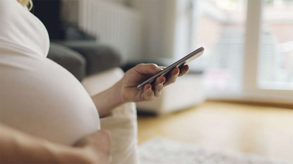 Mitä kaikkea sinä olet halukas jakamaan raskaudestasi Facebook-kamujesi kanssa? (Kuva: iStock)
