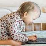 taapero_koneella_668x375-3