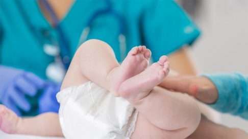 Sairaalan omaisuutta lähtee helposti vauvan matkassa kotiin. (Kuva: iStock)