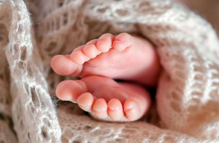 Oliver syntyi ilman verta