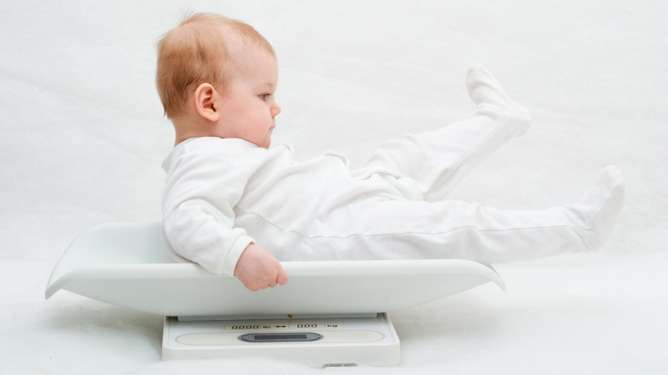 Syntymätapa saattaa vaikuttaa lapsen painoon myöhemmin, arvelevat tutkijat..