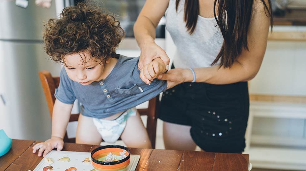 Kotiin jäävällä vanhemmalla ei useimmiten tosiaan ole mitään tekemistä. (Kuva: iStock)