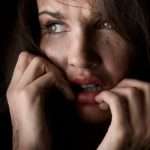 nainen_pelkaa_halloween_668-3-2