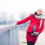 odottaja_punaisessatakissa_talvi_980x549-3