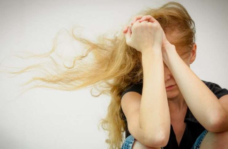 Lapsena pahoinpidelty äiti: ”On parempi, että lapseni asuvat isänsä luona”