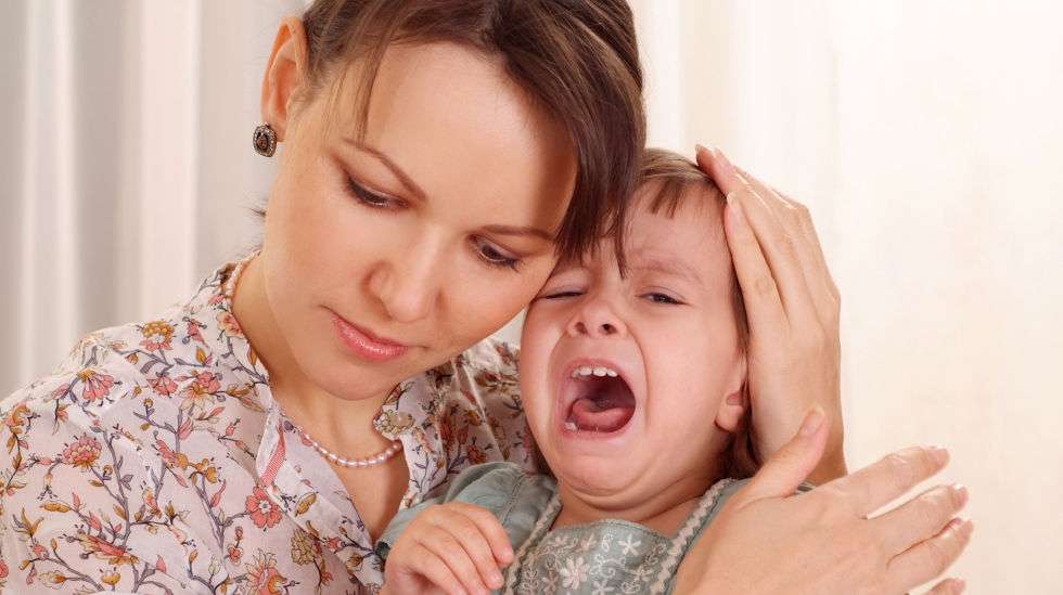 Äidin töihin lähtö ei aina miellytä lasta. (Kuva: Shutterstock)