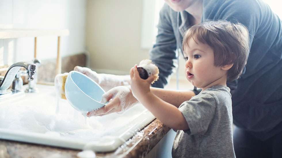 Lapset rakastavat vedellä läträämistä, Kuva: Shutterstock 