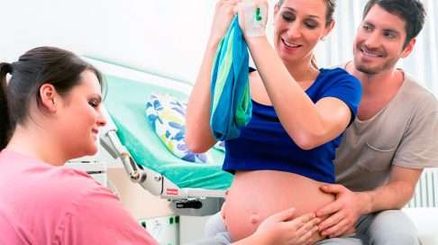 Synnytyksen kesto on monesta seikasta kiinni. (Kuva: Shutterstock)