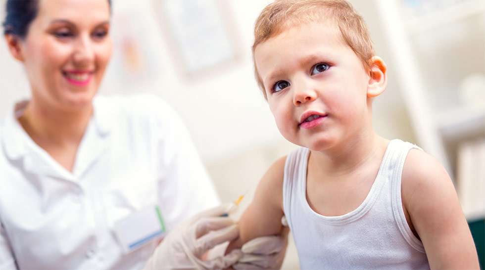 Kahden rokotekerran vesirokkorokotus antaa hyvän suojan ikävää rokkoa vastaan. Rokotus tuo myös helpotusta vanhempien arkeen, sillä sairastavien lasten hoitaminen kotona on koettelemus myös vanhemmille.