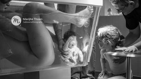 Birth Becomes Her -kuvakilpailun voittajakuvan nappasi belgialainen Marijke Thoen. Kaikki artikkelin kuvat on julkaistu kuvan ottajien suostumuksella.