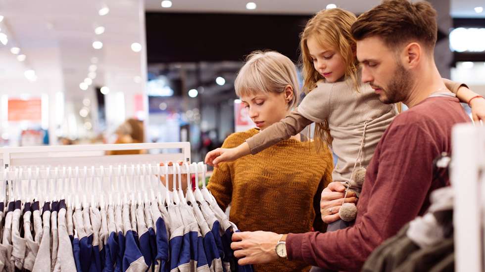 Pitääkö lapsen vaatteiden sopia yhteen? Tätä pohditaan Vau.fi-foorumilla. Kuva: iStock