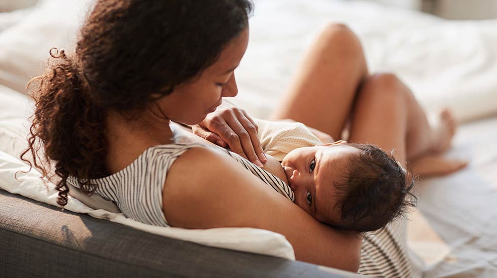 RIntamaito on kehittynyt vuosituhansien saatossa täydelliseksi ravinnoksi vauvalle. (Kuva: iStock)