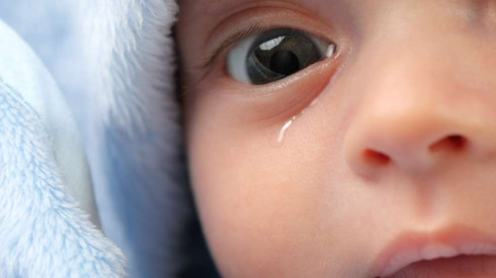 Ahtaista kyynelkanavista johtuva silmien vetistäminen on yleistä pienillä vauvoilla. Kuva: iStock