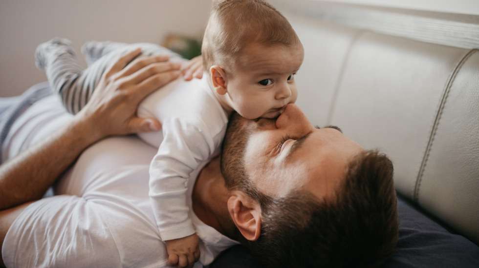 Joka neljäs isä ei pidä isyyslomaa päivääkään, vaikka siitä on pyritty tekemään houkuttelevaa. Kuva: iStock