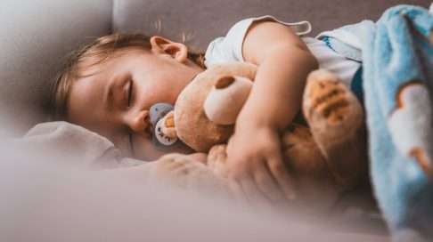 Onko lapsesi unen laatu riittävän hyvä? THL: ja Turun yliopiston tutkimus antaa ensimmäistä kertaa kriteerit pikkulasten hyvälle unelle. Kuva: iStock