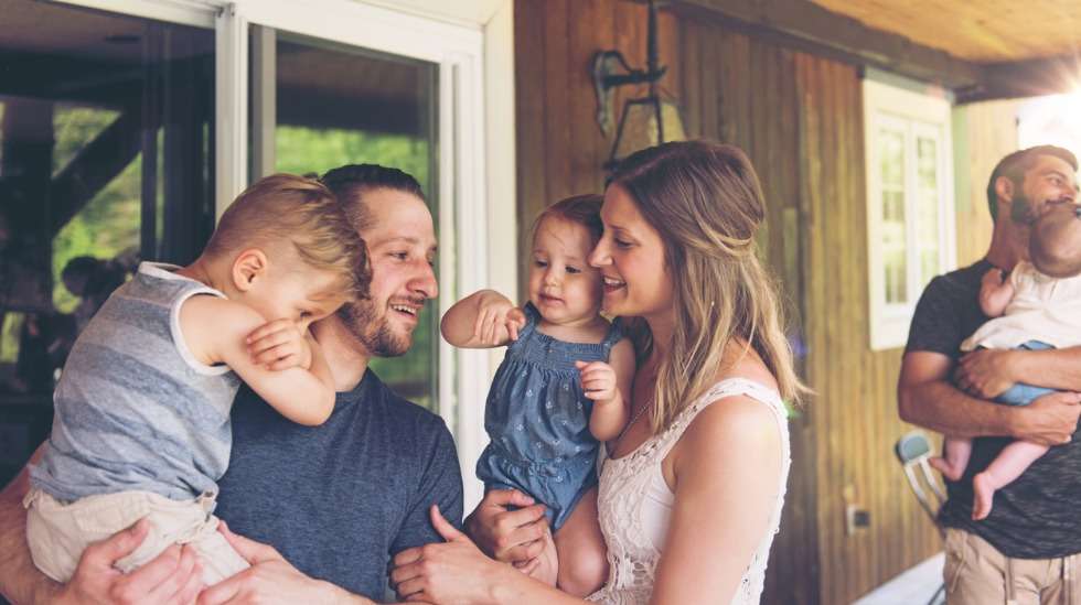 Ajan viettäminen kesämökillä on kestosuosikki sukupolvesta toiseen – olipa mökki sitten oma tai vuokrattu. Kuva: iStock