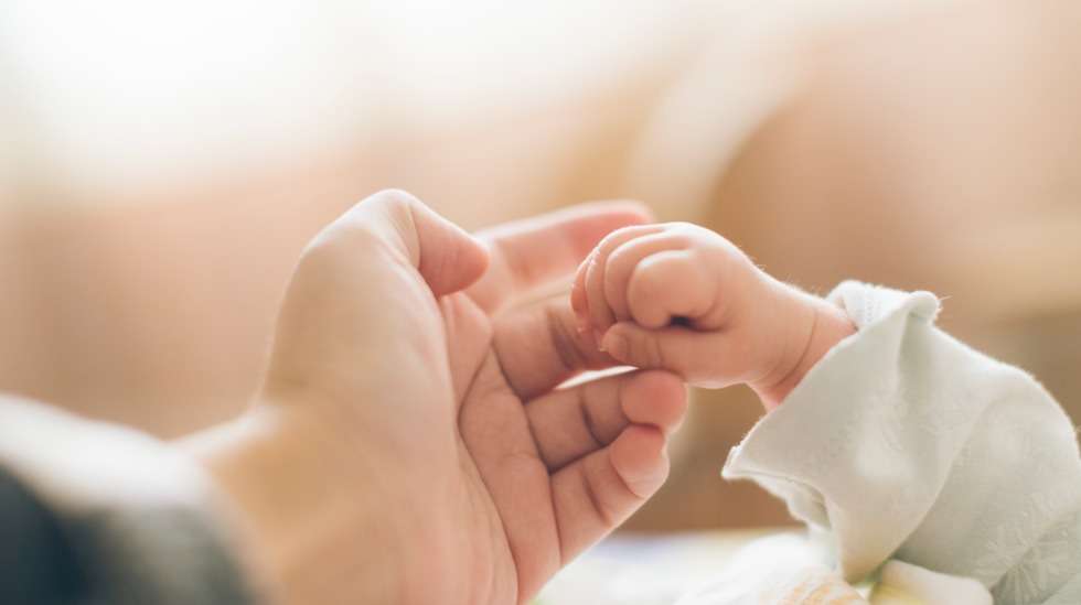 Myönteiset odotukset tulevasta lapsesta muodostavat tärkeän pohjan äiti-lapsi -suhteelle. Tutkimuksessa useimmat äidit kuvasivat odottavansa vauvan tuovan suurta iloa heidän elämäänsä. Kuva: iStock