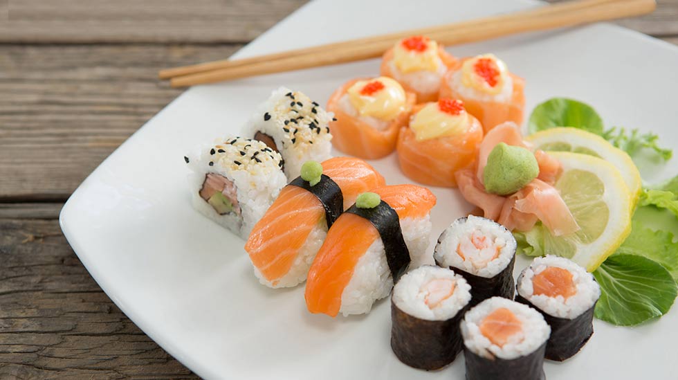 Olennaista sushin syömisessä raskauden aikana on se, millaisista ainesosista sushi on valmistettu. (Kuva: iStock)